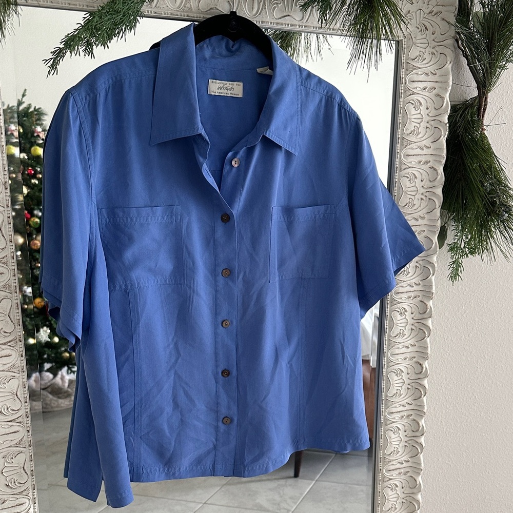 Lord & Taylor 100% Silk Blue Casual Button Down Shirt